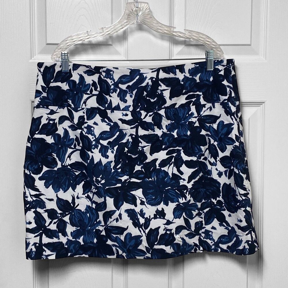 S.C.&CO Women Skort XXL Navy White Floral Pull‑On Stretch Tummy Control Pockets